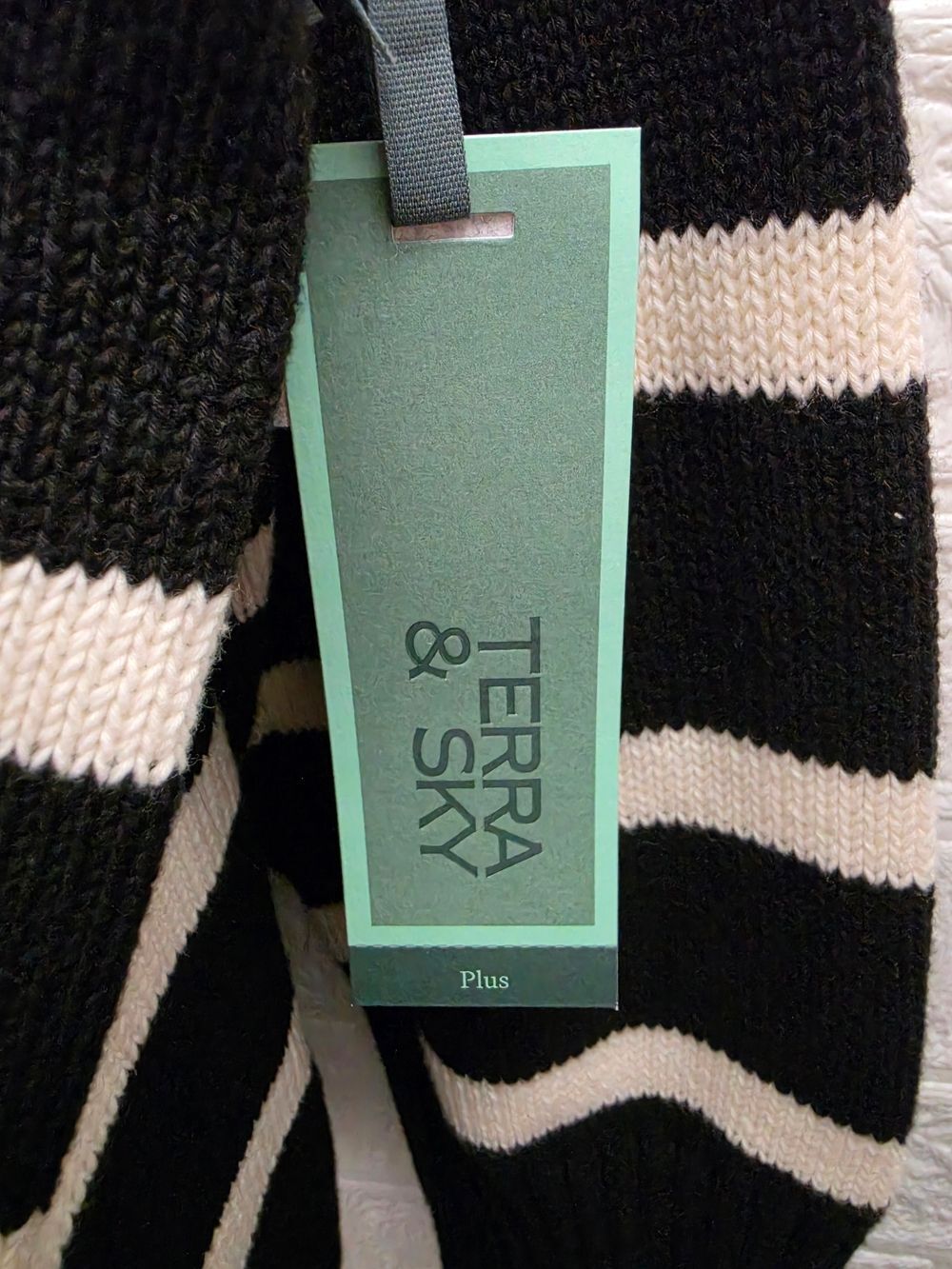 Terra & Sky Women's Plus Size Boyfriend Cotton Cardigan, Midweight - Picture 7 of 9
